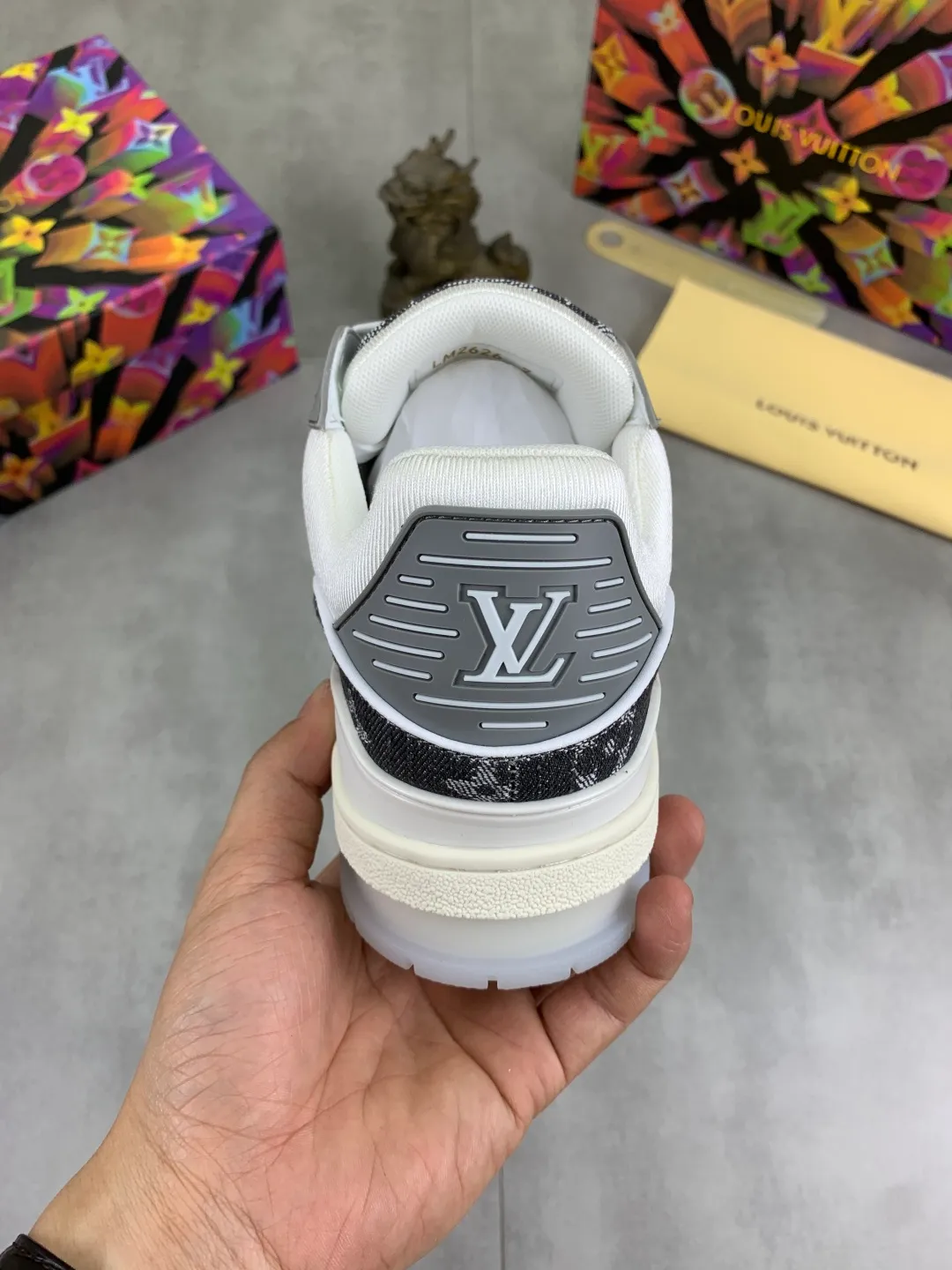 Men's men's shoes 💰P540 New style 💰💎💎Latest color High version 2025Louis*Vuitto* LV Traine catwalk TRAINER outsole and fabric private model A shoe that definitely costs a lot of money and effort. This series was designed after the arrival of Vifgil. It is favored by many fans every season. Original TPU outsole Original packaging Color: black Available in white (available from stock, super fast shipping) Code number: 35-46